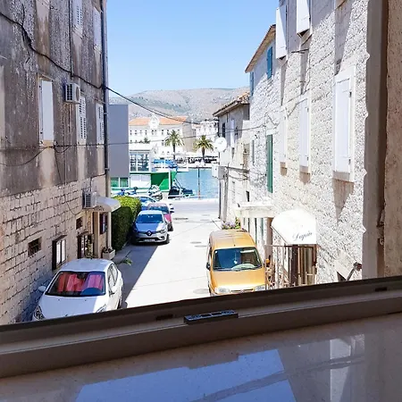 Kapar - Gajeta Διαμέρισμα Τρογκίρ